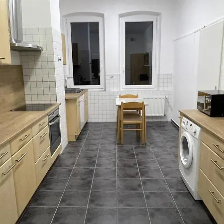 Geraeumige 160 Qm Fuer 9-11 Personen In Der Stadtmitte Goeppingen