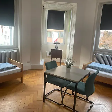 Geraeumige 160 Qm Fuer 9-11 Personen In Der Stadtmitte