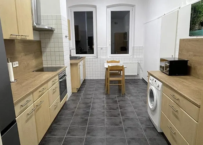 Geraeumige 160 Qm Fuer 9-11 Personen In Der Stadtmitte Goeppingen